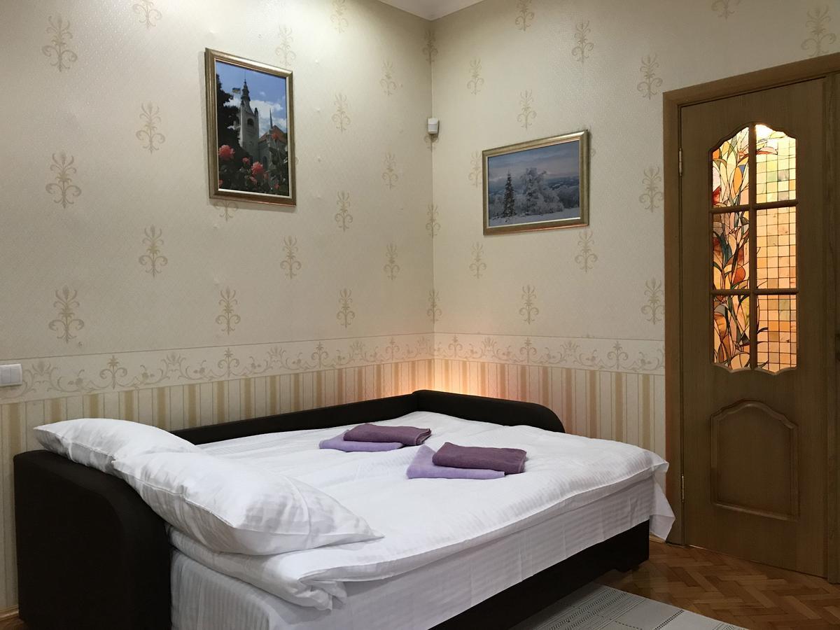 Large Apartment In The City Center 무카체베 외부 사진