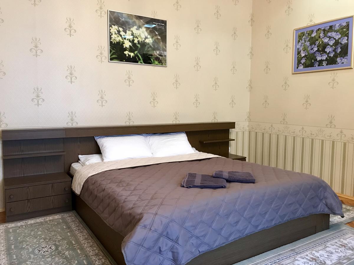 Large Apartment In The City Center 무카체베 외부 사진