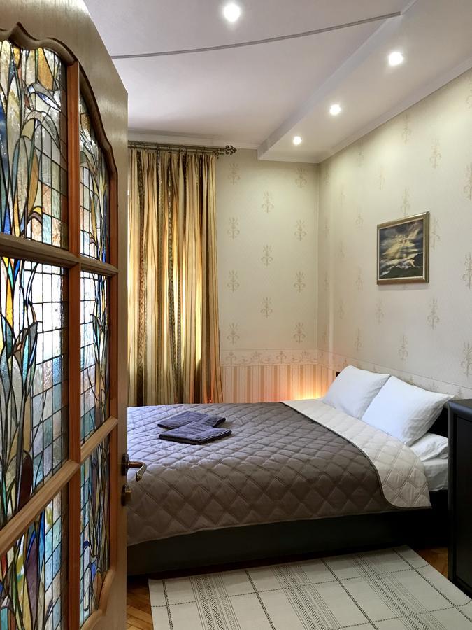 Large Apartment In The City Center 무카체베 외부 사진